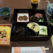 精進料理の「あじさい弁当」というのが名物