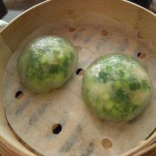 中が透けて見える飲茶はコレ　具はニラです