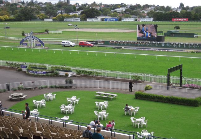 エラズリー競馬場