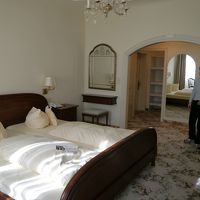 簡素だけど美しい内装