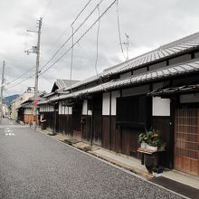 どこの路地も美しい町並が続く