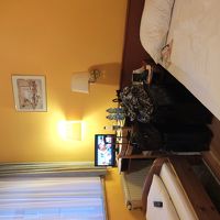 お部屋はとても狭い