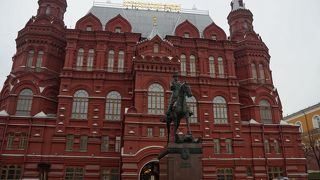 モスクワ観光で必ず通る広場