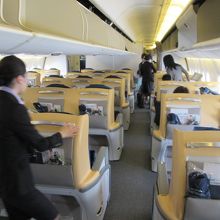 往路のＡNA機内、ビジネスクラスが多い