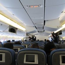 往路のANA機内、エコノミー席