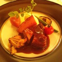 夕食のメイン・肉料理。