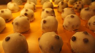 銀座あけぼのの大きな豆大福