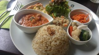 空間も食事も良い！