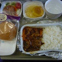 食事は可もなく不可も無く