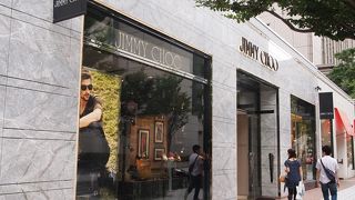 大丸神戸店のすぐ近くのブランドショップ