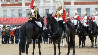 こっちの衛兵交代式は穴場かも？