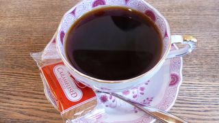 居心地の良い隠れ家カフェ