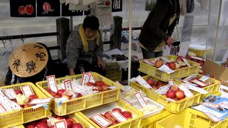 朝市は店の人との会話が楽しい