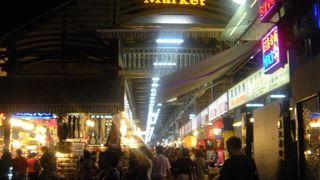 Ｙ字の交差点を左でゲート方向