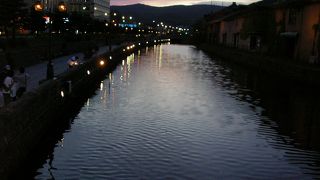 時間帯によって色々な顔を見せる