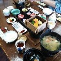 食事は地元の名産がいっぱい