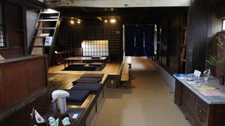 小沢家は、北前船の寄港地でもあった新潟で、米、回船で隆盛を誇った商家