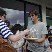 待ってる間に試食させてくれました