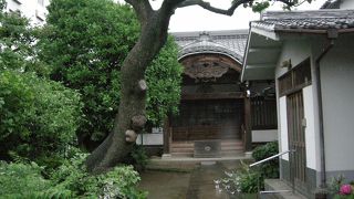 静かなたたずまい