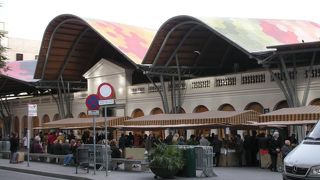 ラ・ボケリアのライバル的存在の市場