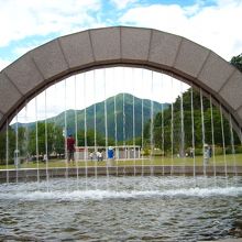 蒲鉾型の噴水