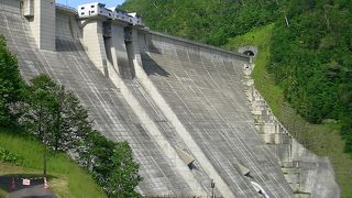 ダムはなかなか迫力があります