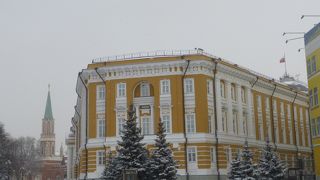 離れたところから見学