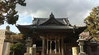 海沿いにある神社。