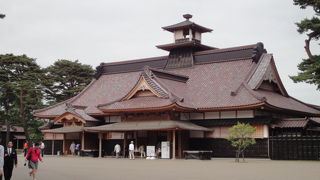 威厳を感じる建物