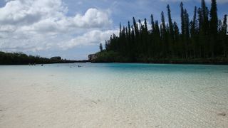 とにかく美しい天然プール