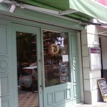 お店の入り口です。