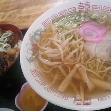 牛骨ラーメン