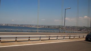 橋の上を通るときは周囲がよく見渡せます