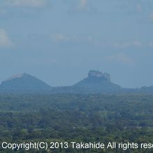 丘から眺めるシギリヤロック