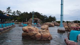 水上の上を走る軽快な乗り物