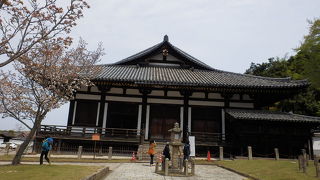 修理のため閉館中