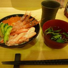 海鮮丼です。