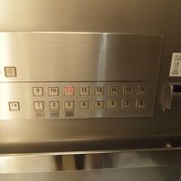 エレベーターはカードキーが必要