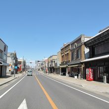 中町通りを見通す