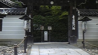 厳かな気分になる寺院