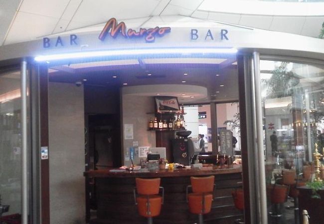 軽くカクテルを・・「マーゴバー(Margo Bar)」～羽田空港～