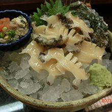 活えぞあわび刺し。８９０円です。２個目から１２９０円。