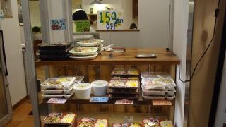 テイクアウトもイートインも。