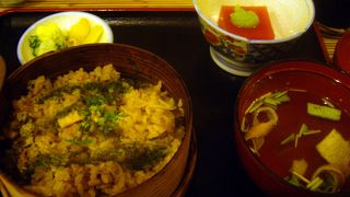 深川めしが有名な割烹料理店。