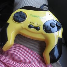 ゲームのコントローラーです