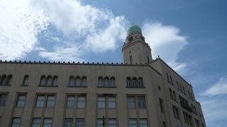 クイーンの塔が素敵な建物