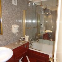 きれいで使いやすかったです。お湯の出も悪くありません。