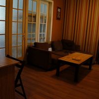 別館のリビング。くつろげるしwifiもあり。