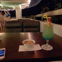 １９時前なら半額。ハッピーアワー。併設バー。