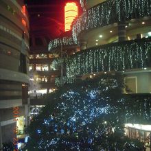 キャナルシティの建物に映えますね